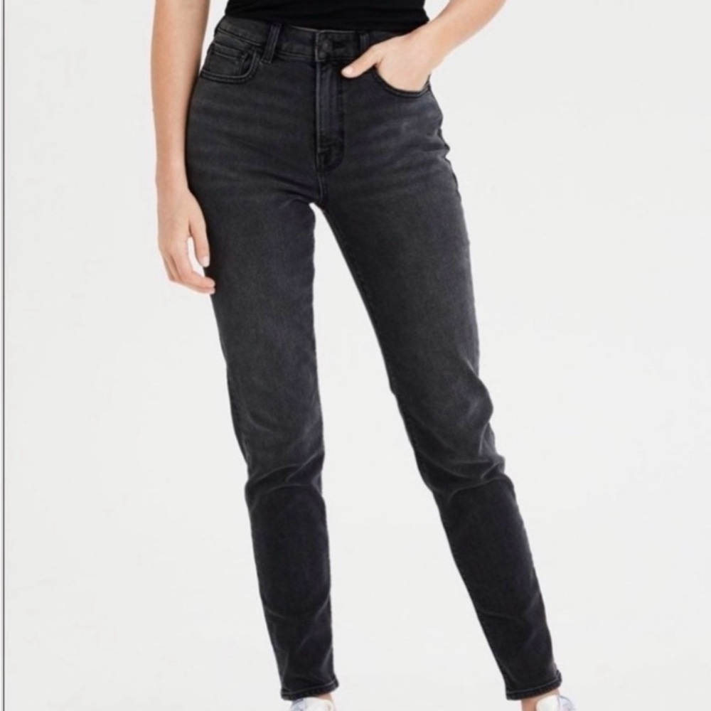 American Eagle Outfitters High Rise Curvy Mom Jean